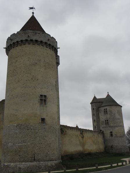 File:Blandy-les-Tours (77) Château 2.jpg