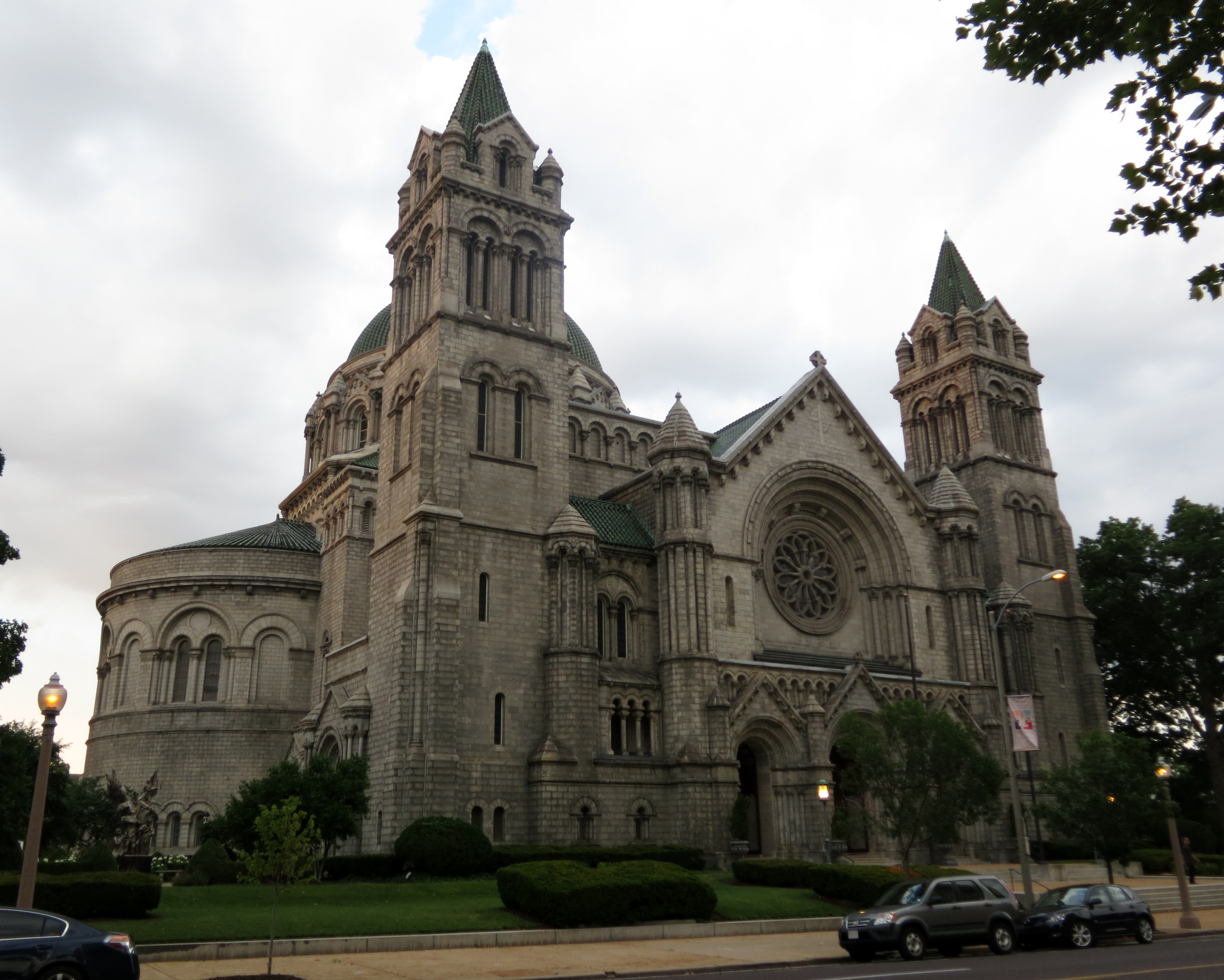 File:Cathedral Basilica of Saint Louis (St. Louis, MO) - exterior, quarter wcy.wat.edu.pl - Wikimedia ...