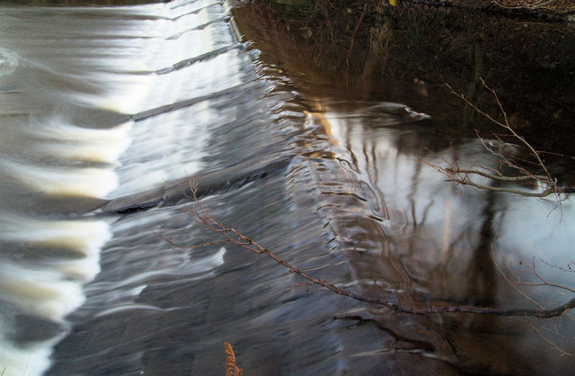 File:Close up of Oughtibridge weir - geograph.org.uk - 638869.jpg