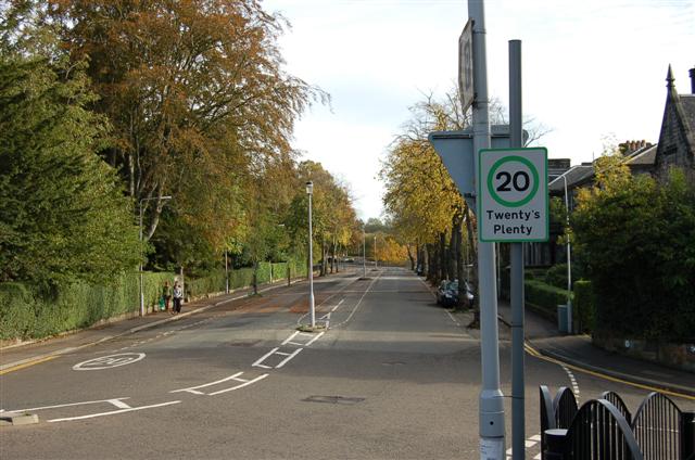 File:Comely Park - geograph.org.uk - 270687.jpg