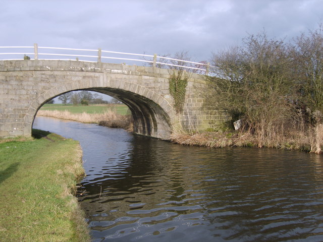 File:Davis Bridge - geograph.org.uk - 1122029.jpg