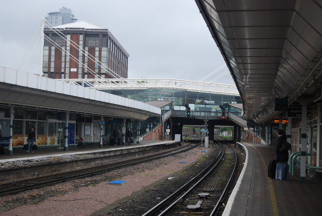 File:East Croydon Station looking south (geograph 1935542).jpg