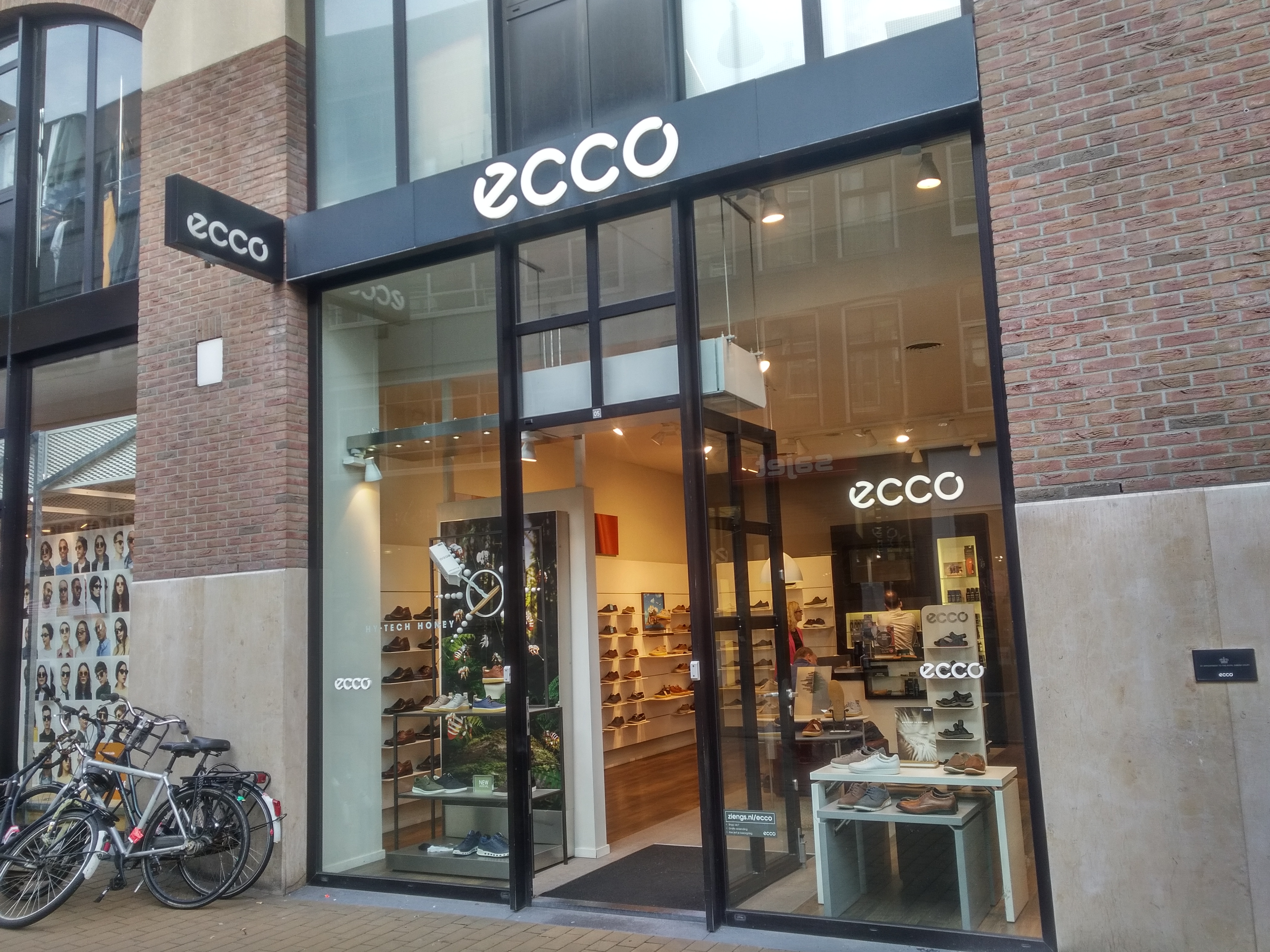 ecco retail