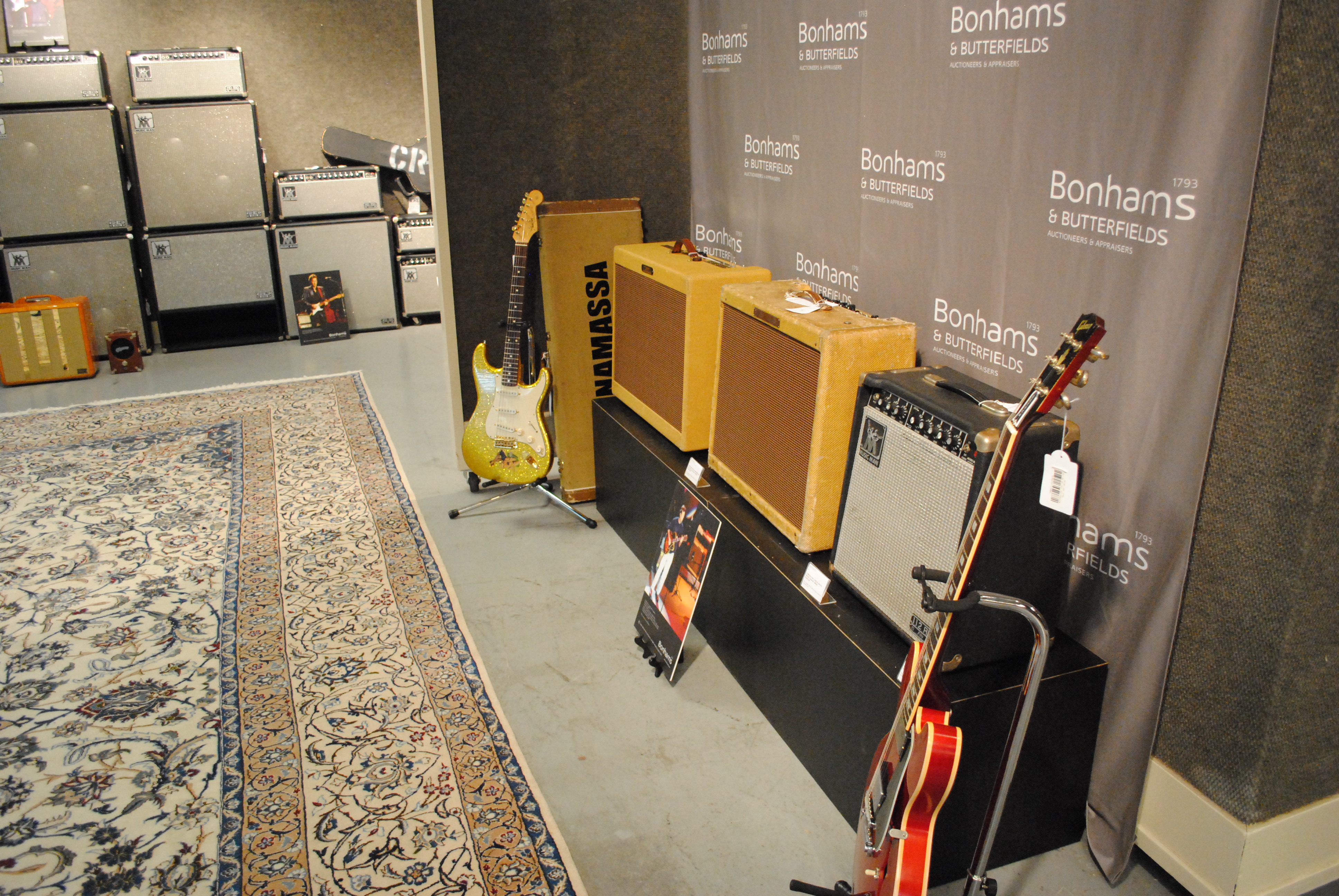 File:Eric Clapton Guitar Auction for Crossroads Centre, Bonhams