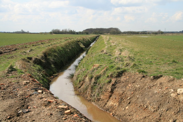 File:Farmland Drainage Ditch - geograph.org.uk - 758357.jpg