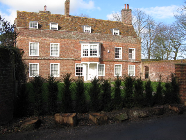 File:Front of the Old Vicarage on Longmete Road - geograph.org.uk - 1171458.jpg