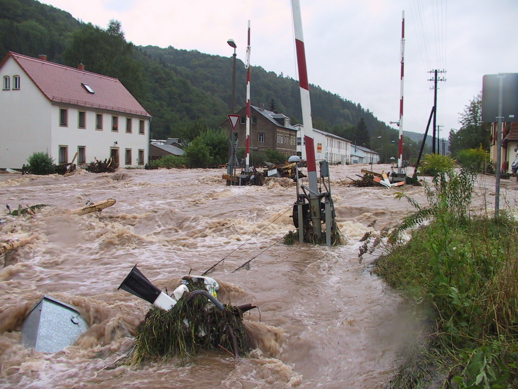 Bestand:Hochwasser Mueglitz Schlottwitz 113-1367 IMG.JPG - Wikipedia