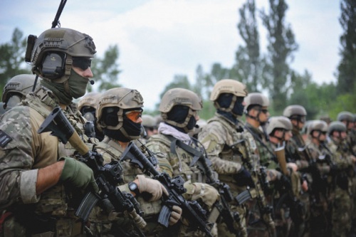 File:Hungarian soldiers on exercise in Bakony.jpg