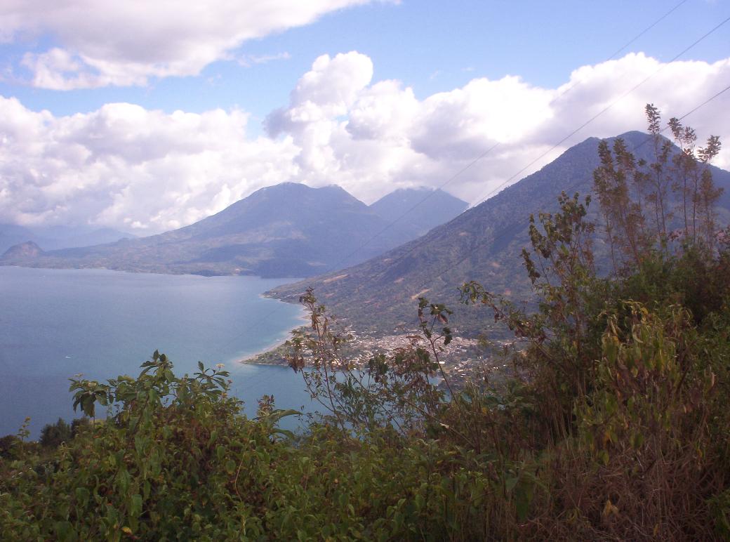 Guatemala - Lac Atitlán  Lago_Atitl%C3%A0n