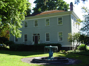 File:Mcloughlin-house-exterior.jpg