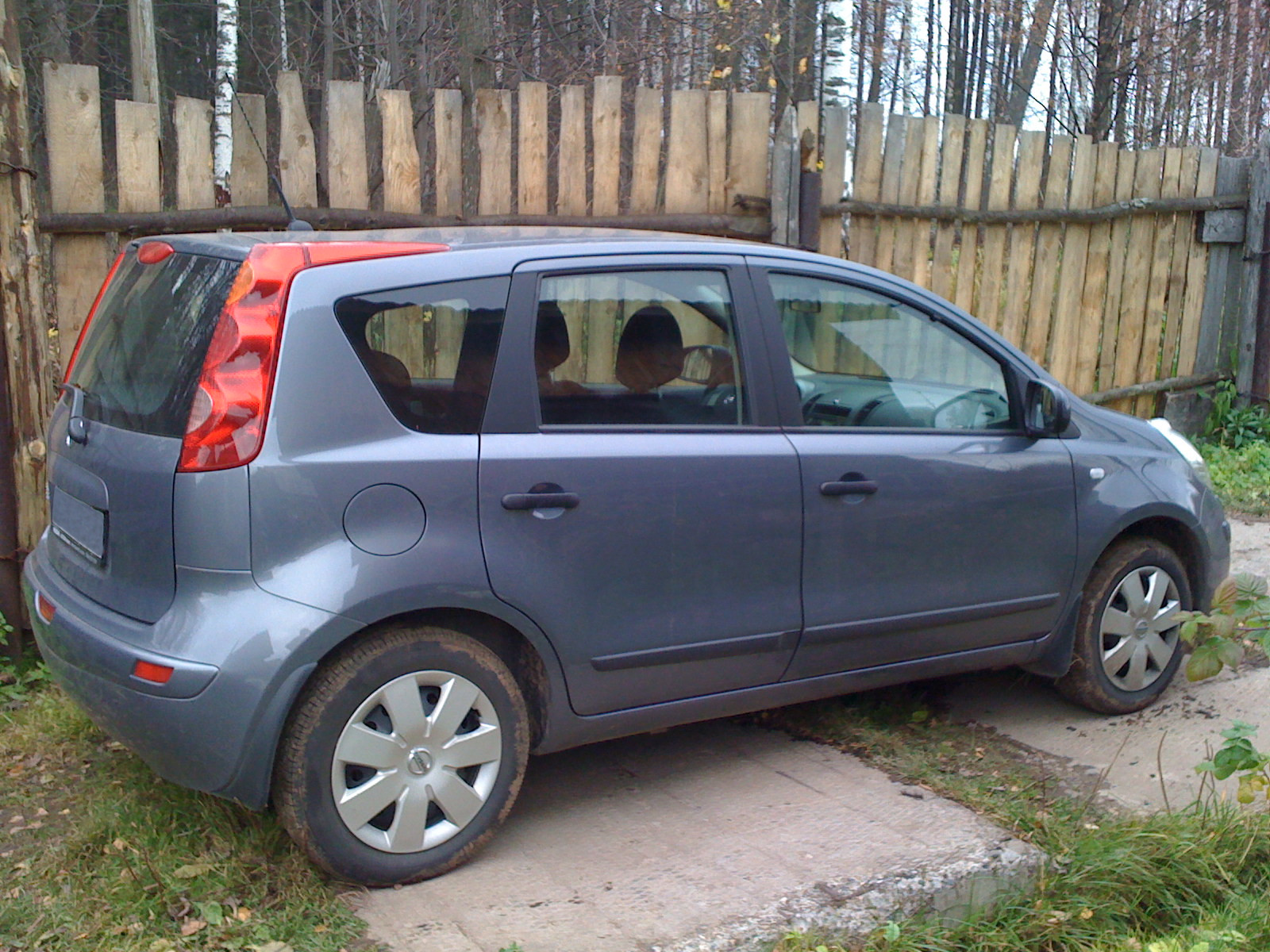 Ниссан ноут красноярске. Nissan Note 2009. Ниссан ноут серый 2009. Ниссан ноут 2009г. Ниссан ноут серо голубой.