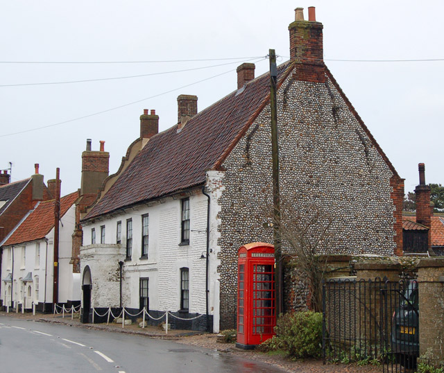 File:Phonebox, Cley - geograph.org.uk - 1257549.jpg