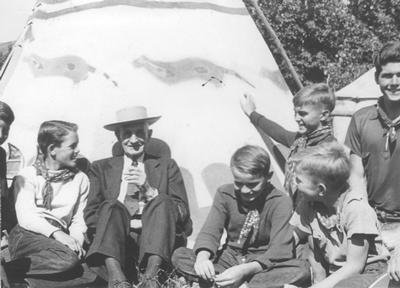 File:Photo of Schultz and a Group of Boys Participating in the American Boy Contest.jpg