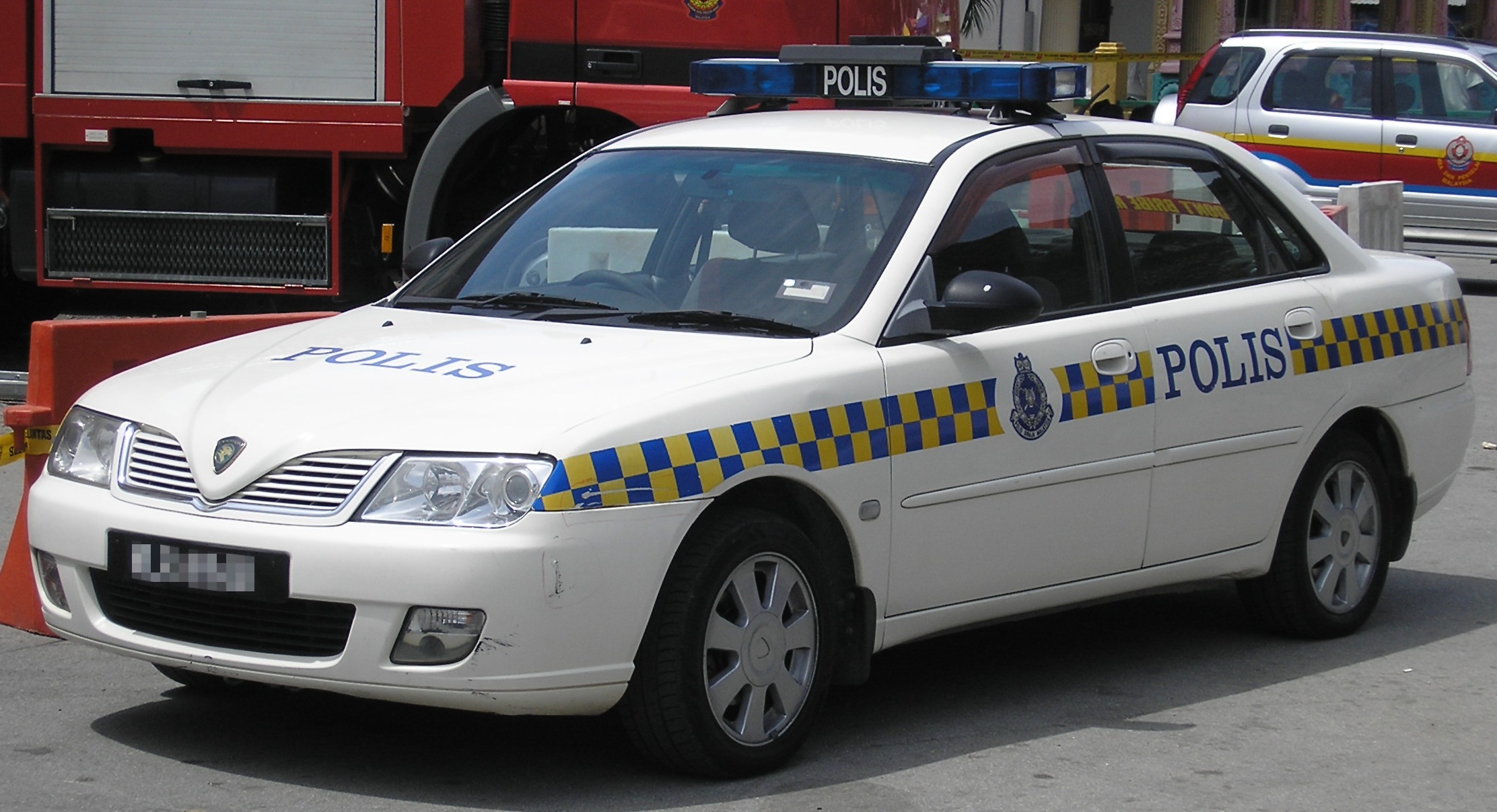 File:Proton Waja (Royal Malaysian Police patrol car ...