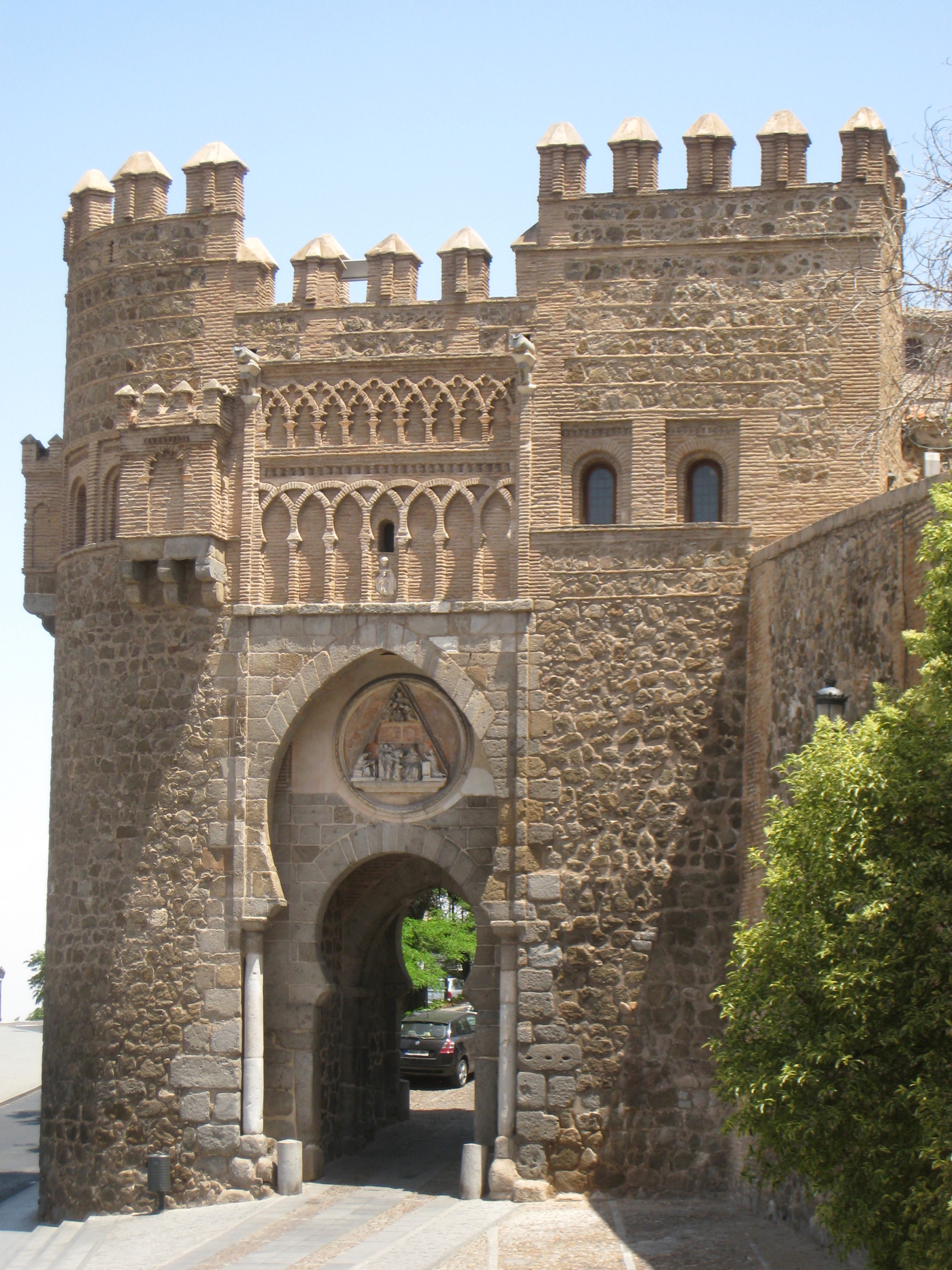 File Puerta Del Sol Toledo General View Wikimedia