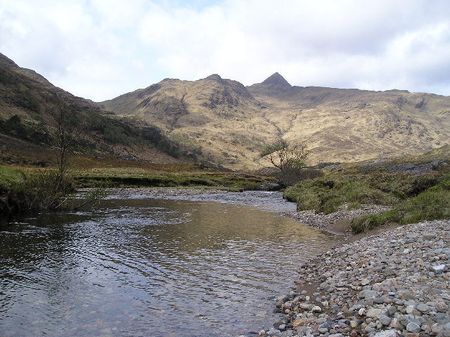 File:River Barrisdale . - geograph.org.uk - 92837.jpg