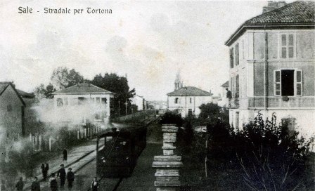 File:Sale - Tram per Tortona.jpg