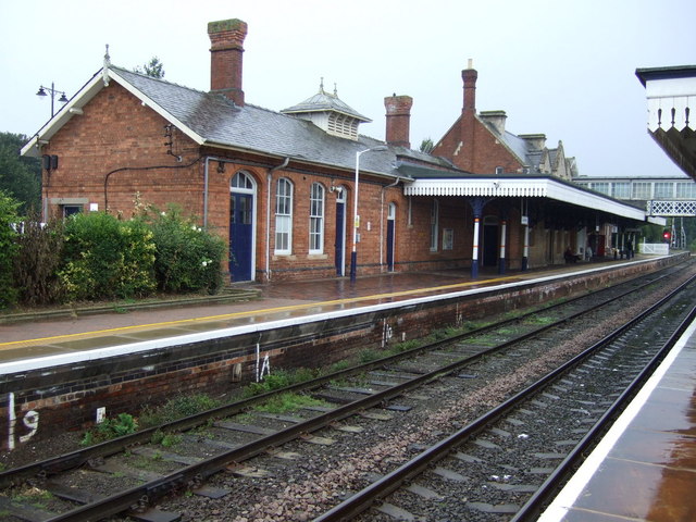 File:Sleaford Railway Station - geograph.org.uk - 3621617.jpg