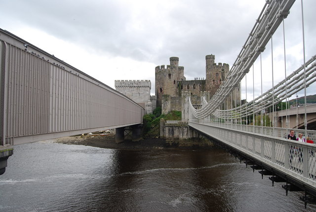 File:Stephenson's Tubular Bridge and Telford's Suspension Bridge - geograph.org.uk - 1483194.jpg