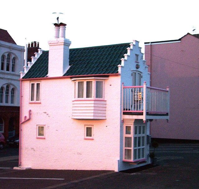 barbie tiny house