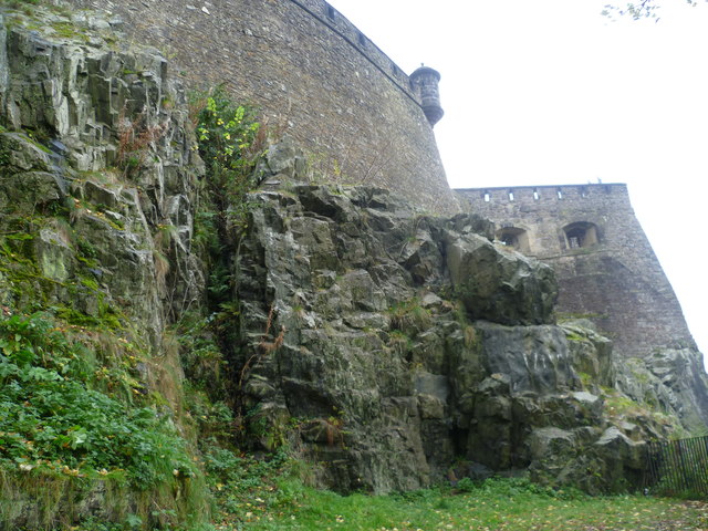 File:The Castle Rock from above the Wellhouse Tower - geograph.org.uk - 2688987.jpg