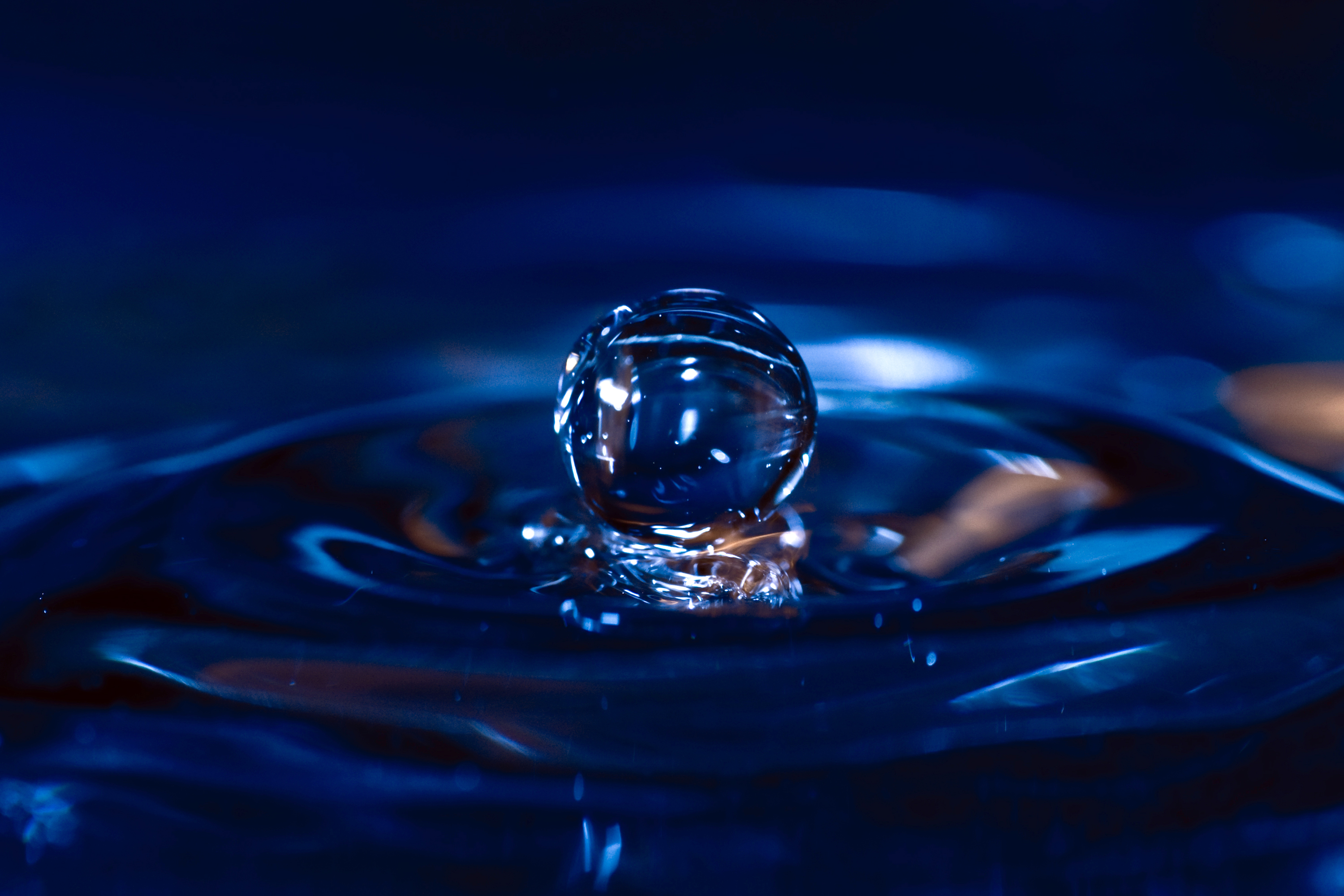 file-water-drop-single-jpg-wikimedia-commons