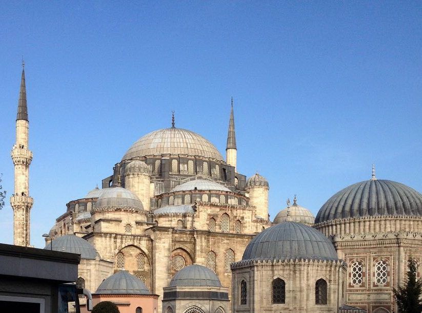 نقل للقاهرة ثم لاسطنبول حيث قتل أمام قصر السلطان العثماني وهو يعذب