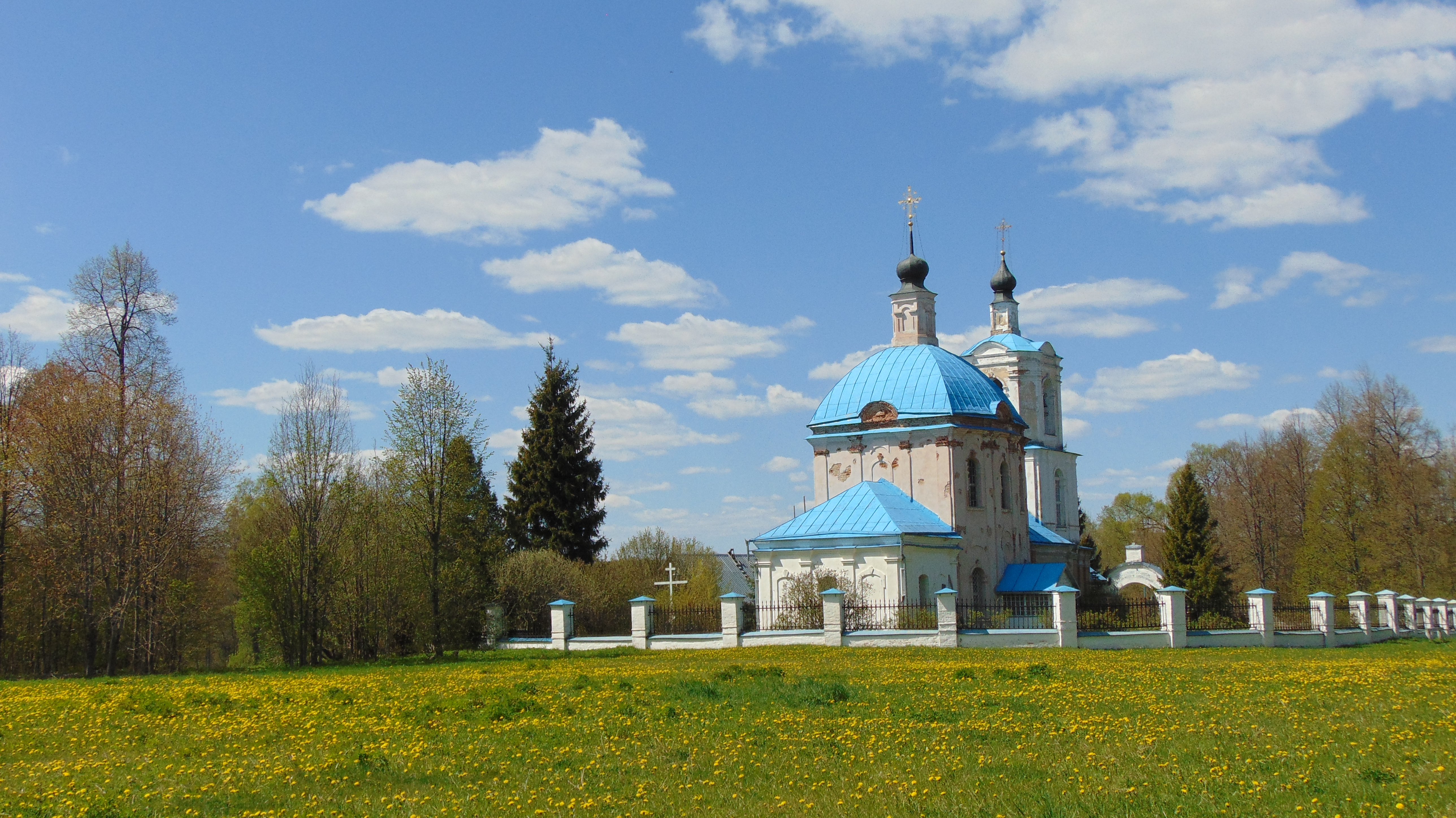 Новоспасское смоленская. Новоспасское усадьба Глинки. Новоспасское Глинка Церковь. Новоспасское Смоленск усадьба. Новоспасское Церковь Смоленская область.