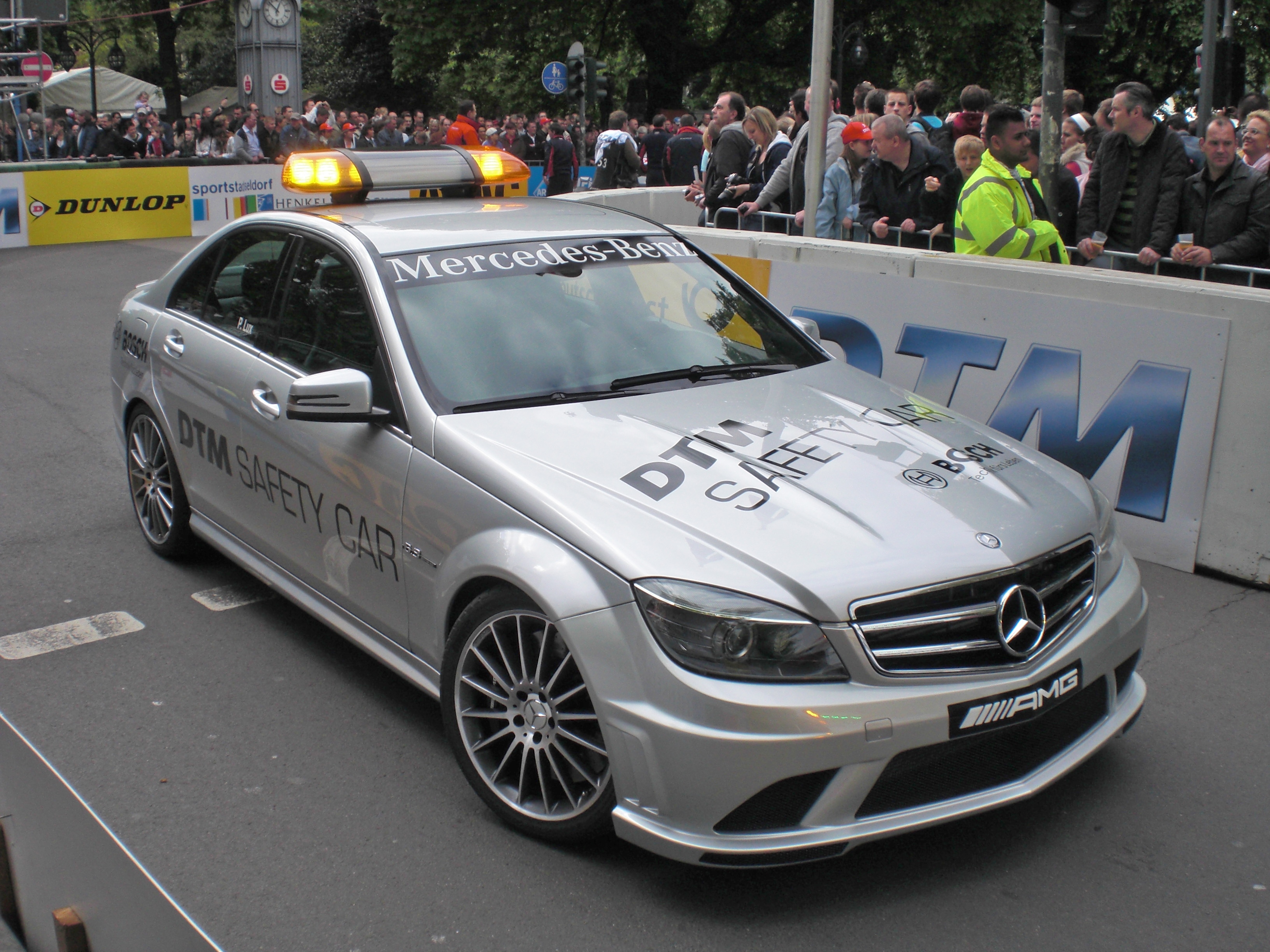File:AMG C63 W204 from 2007 DTM Safety Car frontright 2009-04-19 A.jpg - Wikimedia  Commons
