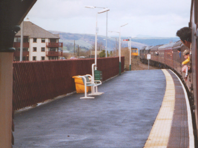 File:Arnside railway station in 2001.jpg