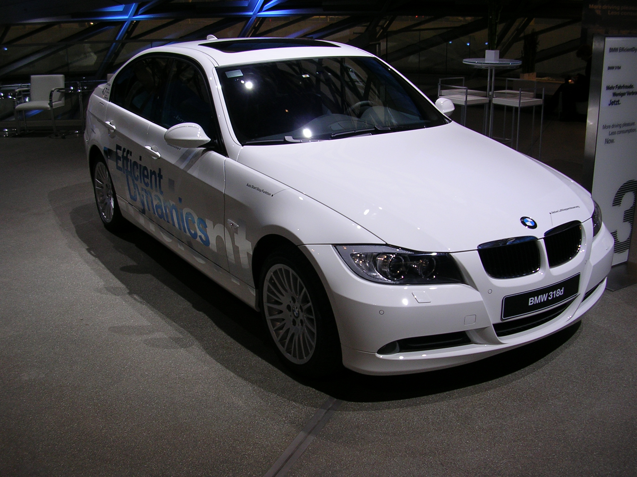 File:BMW G21 330e IMG 4346.jpg - Wikimedia Commons