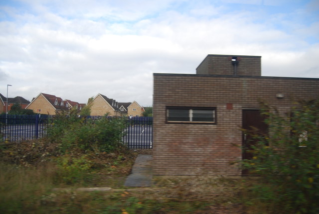 File:By the railway in Baldock - geograph.org.uk - 3777679.jpg