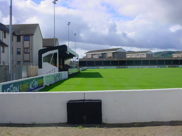 File:Clachnacuddin Football Club ground.JPG