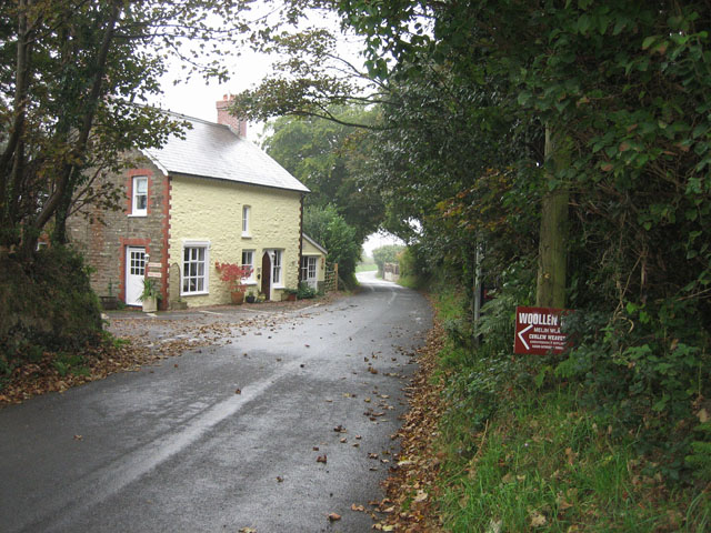 File:Cottage restored for furniture restorers - geograph.org.uk - 577547.jpg