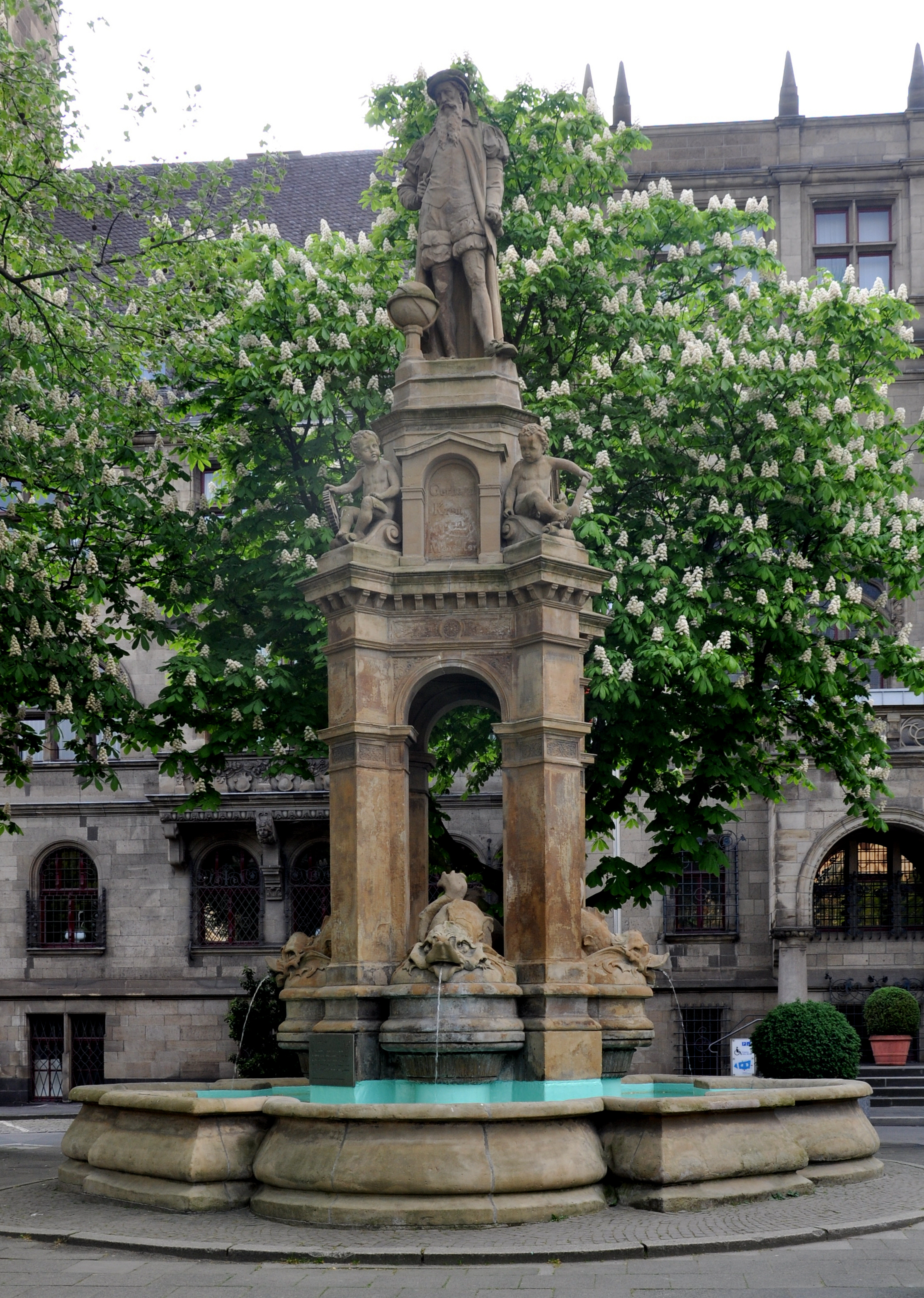 Mercatorbrunnen (''"Mercator fountain"'') in front of the town hall