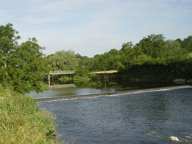 Eye Bridge and Weir - geograph.org.uk - 310004