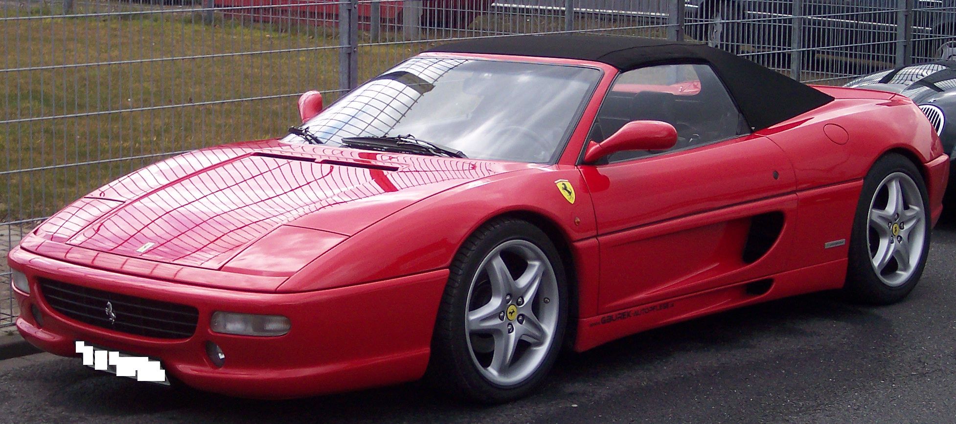 File:Ferrari F355 Spider vl red.jpg - Wikimedia Commons