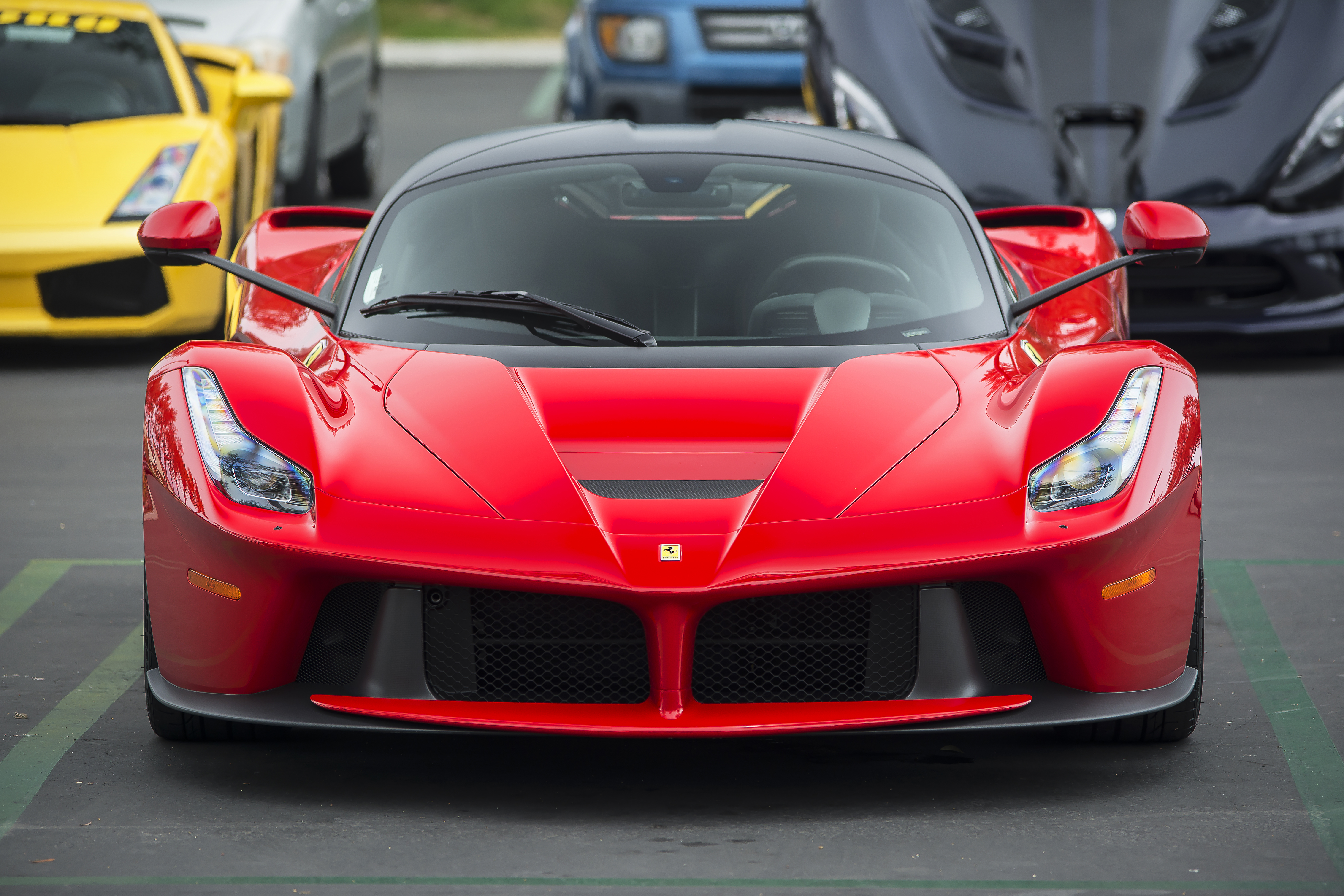 Ferrari laferrari в россии