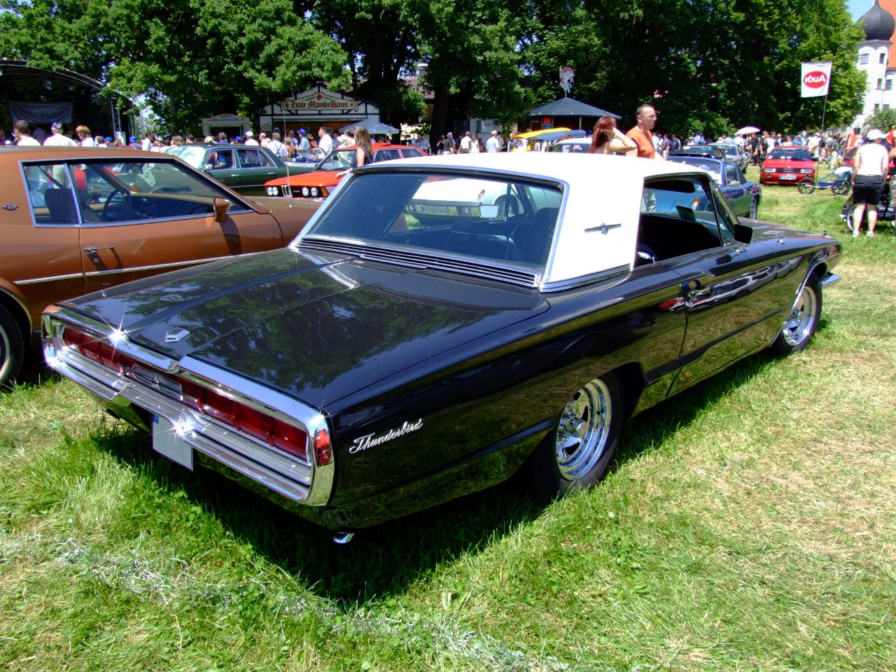 file-ford-thunderbird-1966-2-jpg