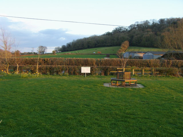 From Meadway Hall looking up to Dundon Hill - geograph.org.uk - 759730