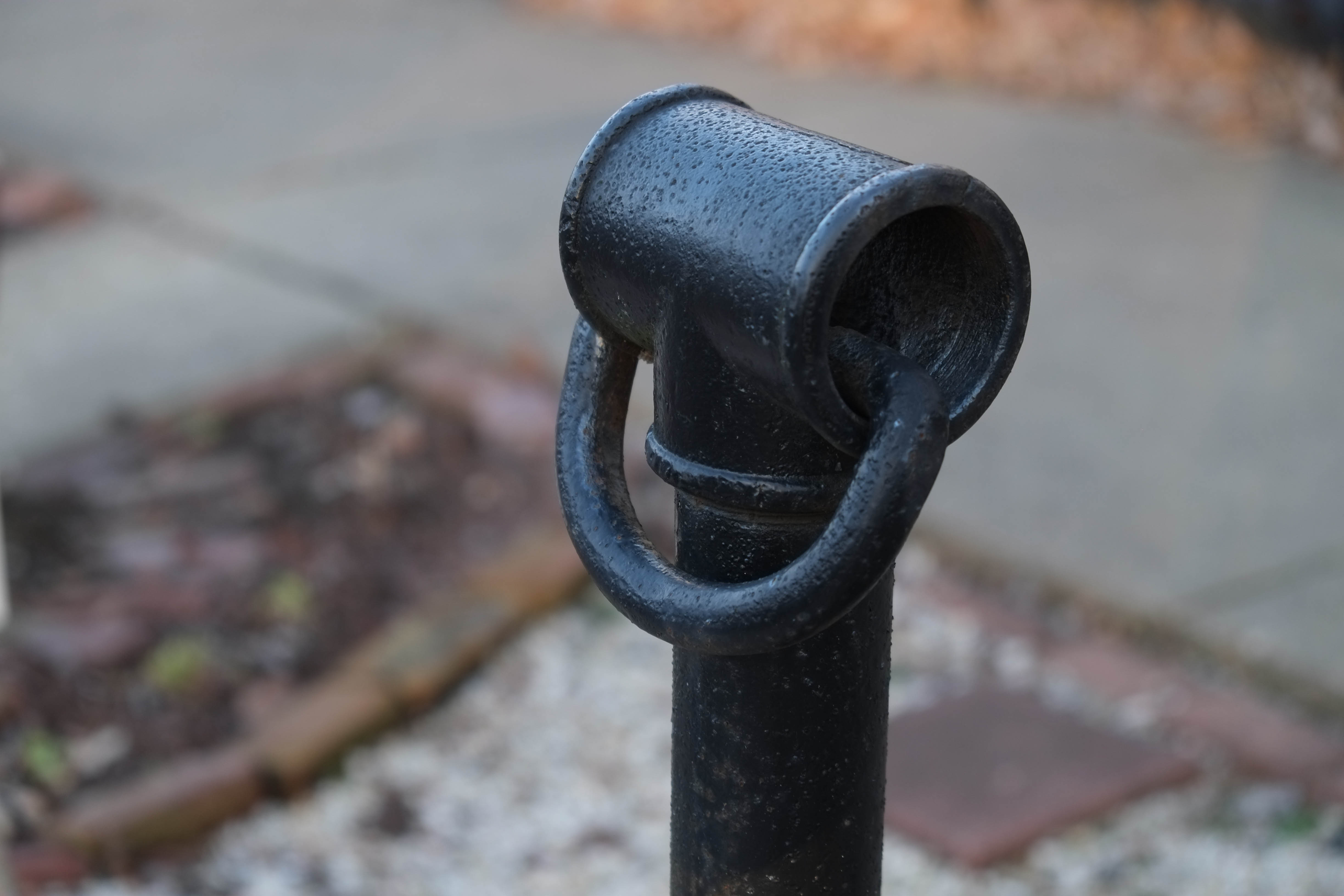 Hitching Post (25704057341).jpg. 