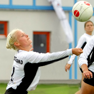 File:Janna Meiners Faustball Frauen (cropped).jpg