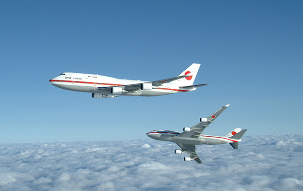 File:Japanese Air Force One, which is a Boeing 747-400 003.jpg