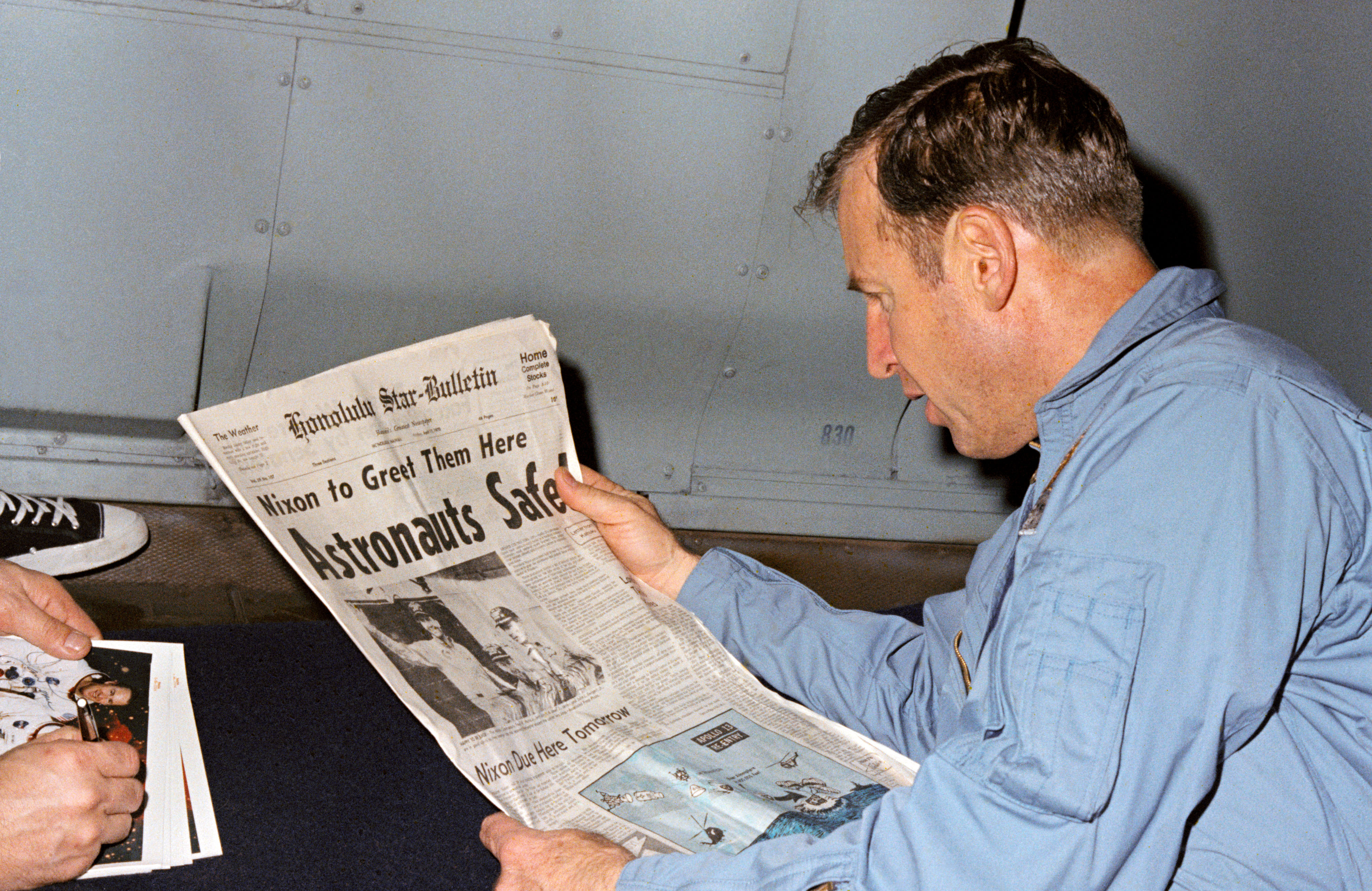 File Jim Lovell Newspaper Jpg Wikimedia Commons