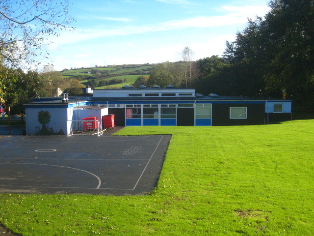 File:Lifton Community Primary School - geograph.org.uk - 2687224.jpg