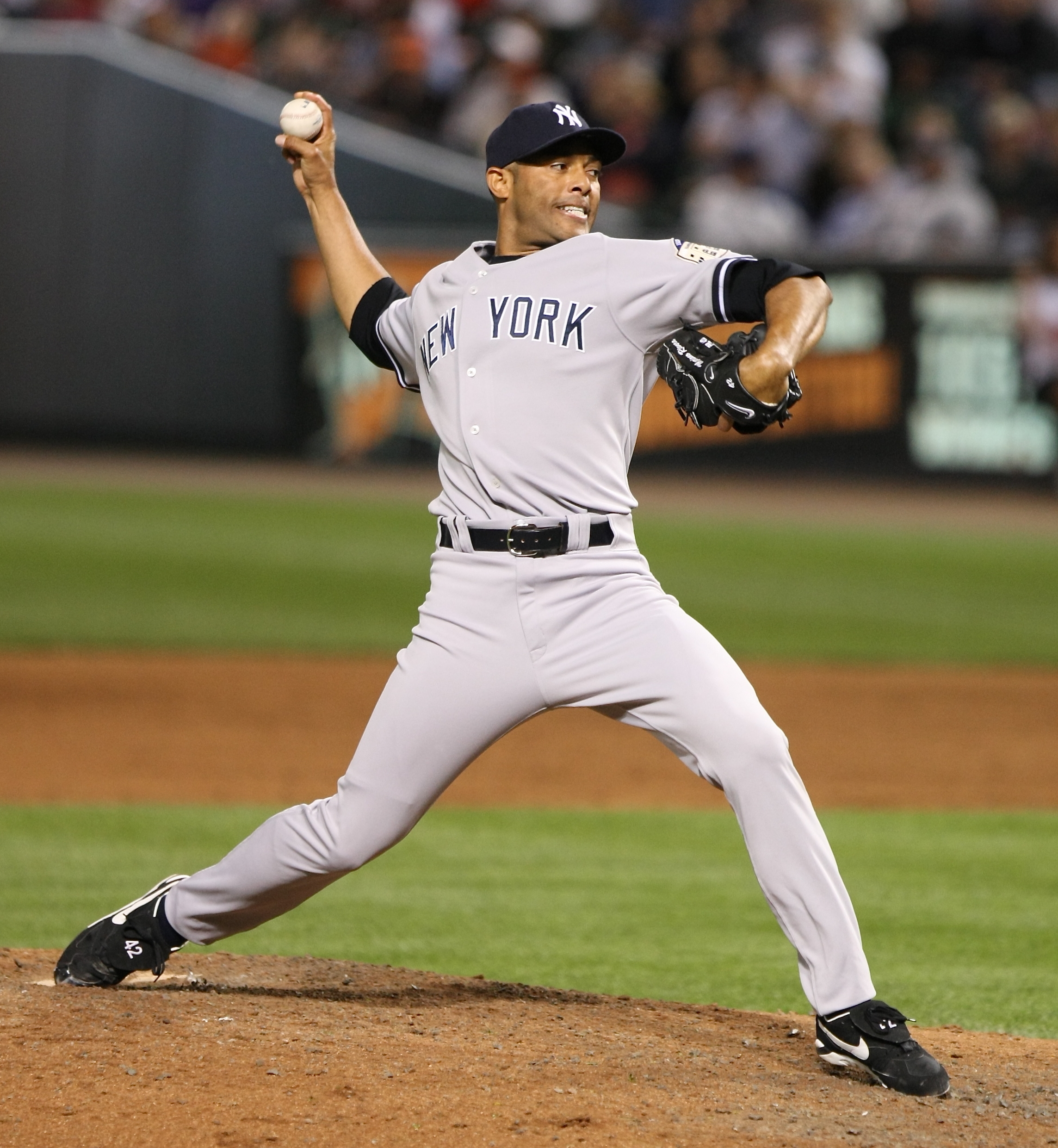 New York Yankees closer Mariano Rivera pauses on the mound before throwing  his first pitch in the fifth inning of the Yankees spring training baseball  game against the Pittsburgh Pirates at Steinbrenner