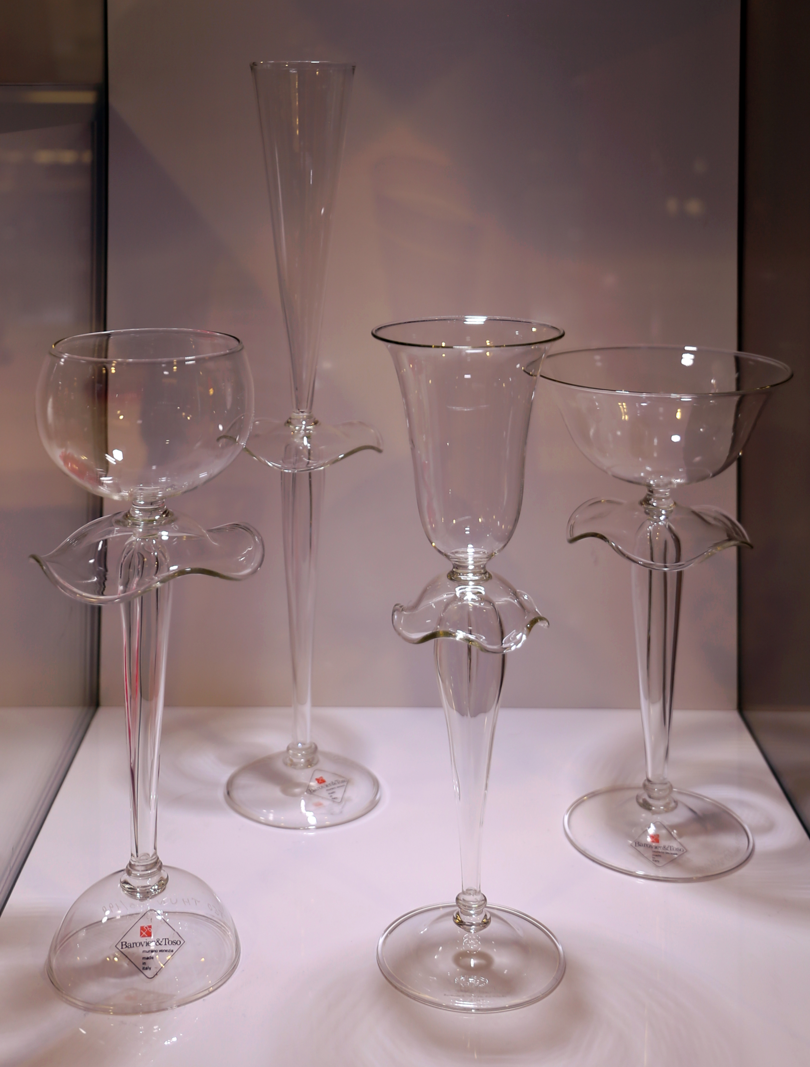 File:Matteo thun, bicchieri le ballerina fortunate, in vetro soffiato di  boemia, 1986.jpg - Wikimedia Commons