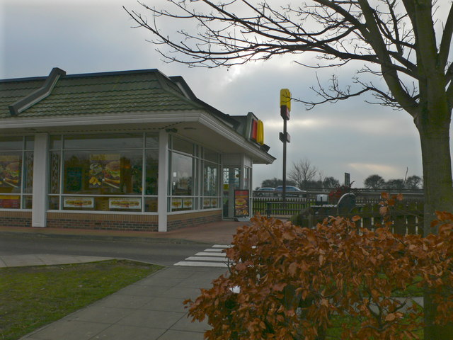 File:McDonalds at Rothwell Services - geograph.org.uk - 638950.jpg