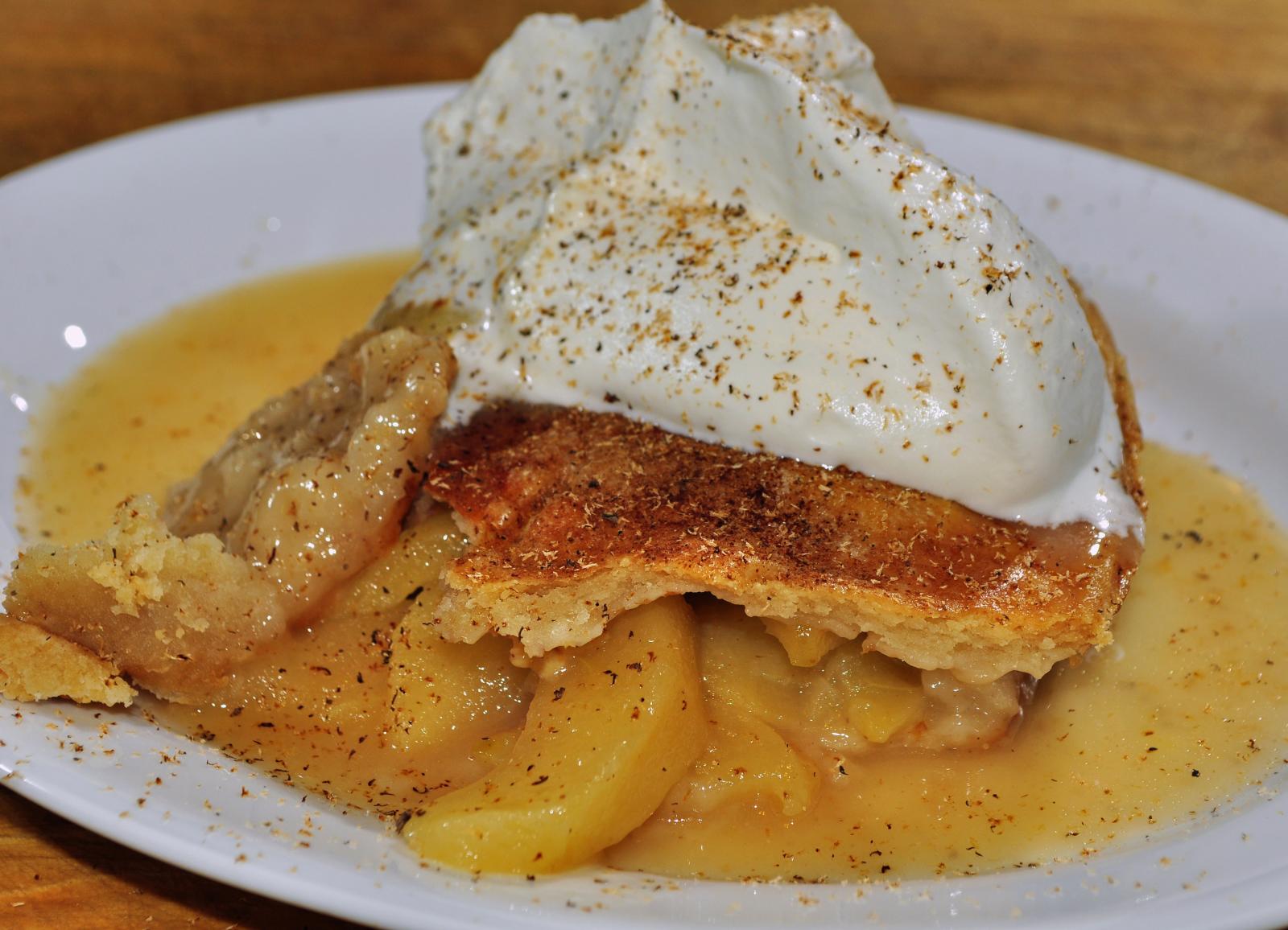 Apple dishes. Apple pie and Cream.