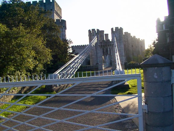 File:Old Conwy suspension Bridge - geograph.org.uk - 1076.jpg